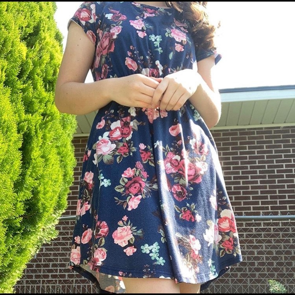 Floral Print Knee Length Dress With Pockets!!!